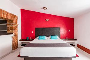 Ayenda Mesón del Río