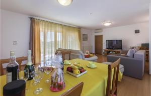 Gorgeous Apartment In Vodnjan With Wifi