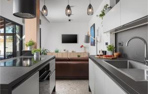 Stunning Home In Medulin With Wifi