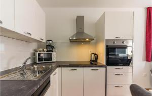 Three-Bedroom Apartment In Medulin