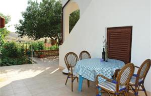 Stunning Apartment In Vlasici With 1 Bedrooms And Wifi