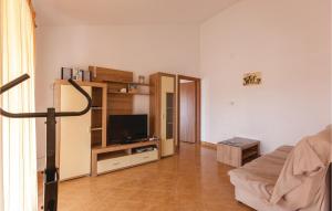 3 Bedroom Stunning Apartment In Trogir