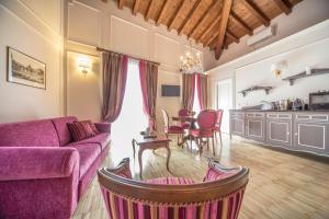 One-Bedroom Apartment with Balcony room in Lady Capulet Apartments