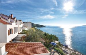 Apartment Kralja Zvonimira Iv Cr - 3hvězdičkové hotely ve městě Okrug Donji