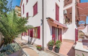 1 Bedroom Beautiful Apartment In Rabac