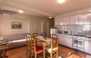 Two Bedroom Apartment in Ploce