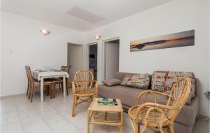 Beautiful Apartment In Sv,juraj With 3 Bedrooms, Wifi And Outdoor Swimming Pool