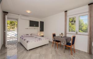 Amazing Apartment In Krvavica With Wifi