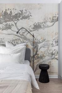 North by Urbanesq Cloud 9 D