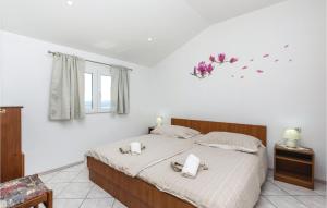 Cozy Apartment In Crikvenica With Wifi