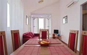 Awesome Apartment In Vodnjan With House Sea View 