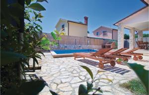 2 Bedroom Cozy Home In Liznjan 