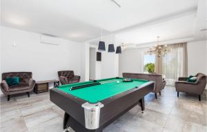 4 Bedroom Gorgeous Home In Icici