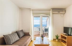 Nice Apartment In Makarska With 2 Bedrooms And Wifi