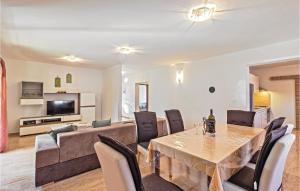2 Bedroom Amazing Home In Betiga 