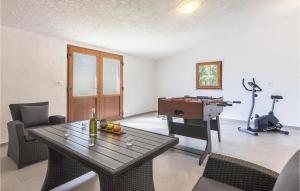 Two-Bedroom Holiday Home In Betiga