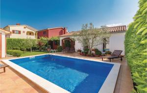 Beautiful Home In Fazana With 2 Bedrooms, Wifi And Outdoor Swimming Pool