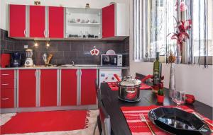 Nice Apartment In Karlobag With Wifi 