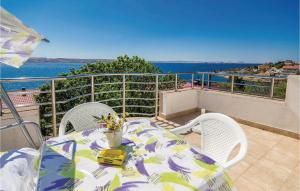 Stunning Apartment In Karlobag With Wifi