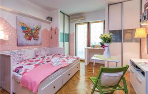 Beautiful Apartment In Crikvenica With Wifi 