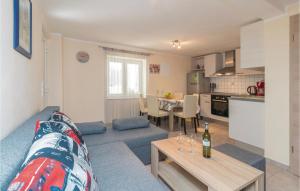 Two-Bedroom Holiday Home In Zadar