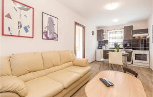 Awesome Apartment In Icici With Kitchen 