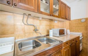 Beautiful Apartment In Jurandvor