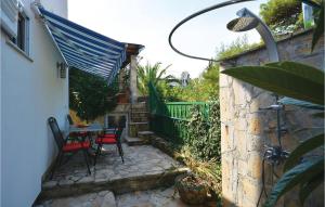 Beautiful Apartment In Stari Grad With 1 Bedrooms And Wifi