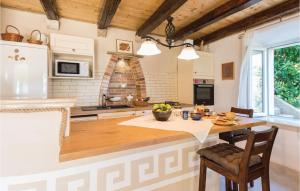 Four-Bedroom Holiday Home In Orebic