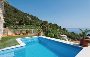 Four-Bedroom Holiday Home In Orebic