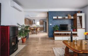 3 Bedroom Stunning Home In Labin 