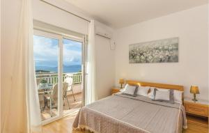 1 Bedroom Nice Apartment In Makarska