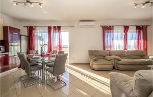 Amazing Apartment In Crikvenica With 2 Bedrooms And Wifi