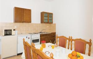 Nice Apartment In Tisno With 1 Bedrooms And Wifi