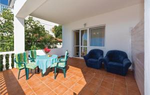 One-Bedroom Apartment In Tisno