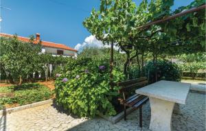 Nice Apartment In Porec With 2 Bedrooms And Wifi