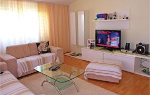 Amazing Apartment In Kastel Novi With 3 Bedrooms And Wifi