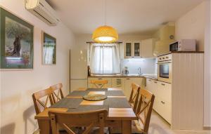Nice Home In Medulin With 2 Bedrooms, Wifi And Outdoor Swimming Pool