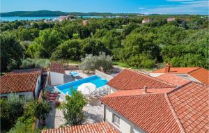 Gorgeous Home In Medulin With Kitchen