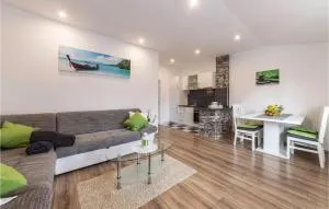 Lovely Apartment In Pavicini With Wifi - Kavran