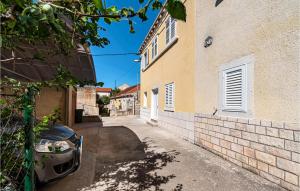 Awesome Apartment In Vela Luka