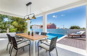 Beautiful Home In Betiga With Wifi