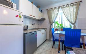 Amazing Apartment In Omis With Kitchen 