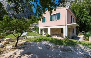 Stunning Apartment In Omis With 1 Bedrooms And Wifi