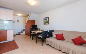 Awesome Apartment In Slano With 2 Bedrooms And Wifi