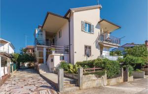 Awesome apartment in Novigrad with 2 Bedrooms and WiFi