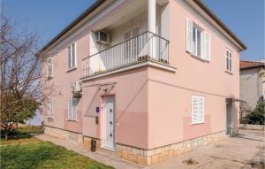 Amazing Apartment In Zadar With Wifi 