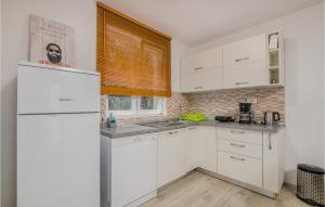 Cozy Apartment In Vrbnik With Wifi