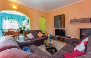 Beautiful Home In Pula With Wifi 