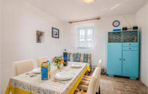 Stunning Home In Unije With Wifi